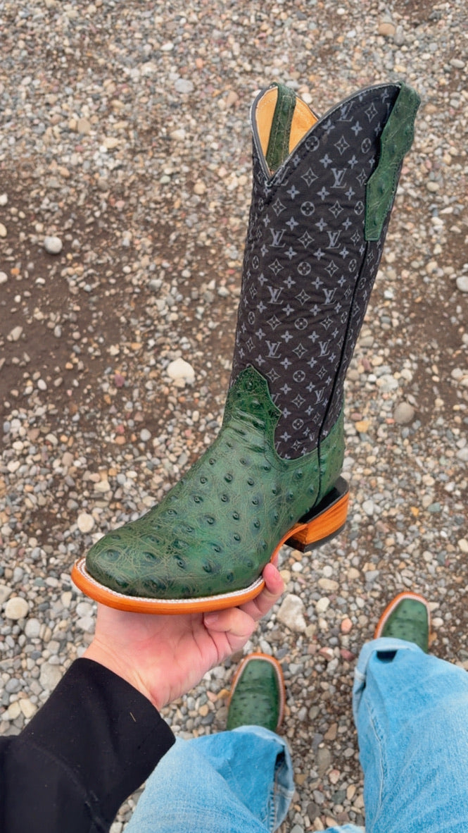 RANCHERR WOMENS :: "Lucky V"