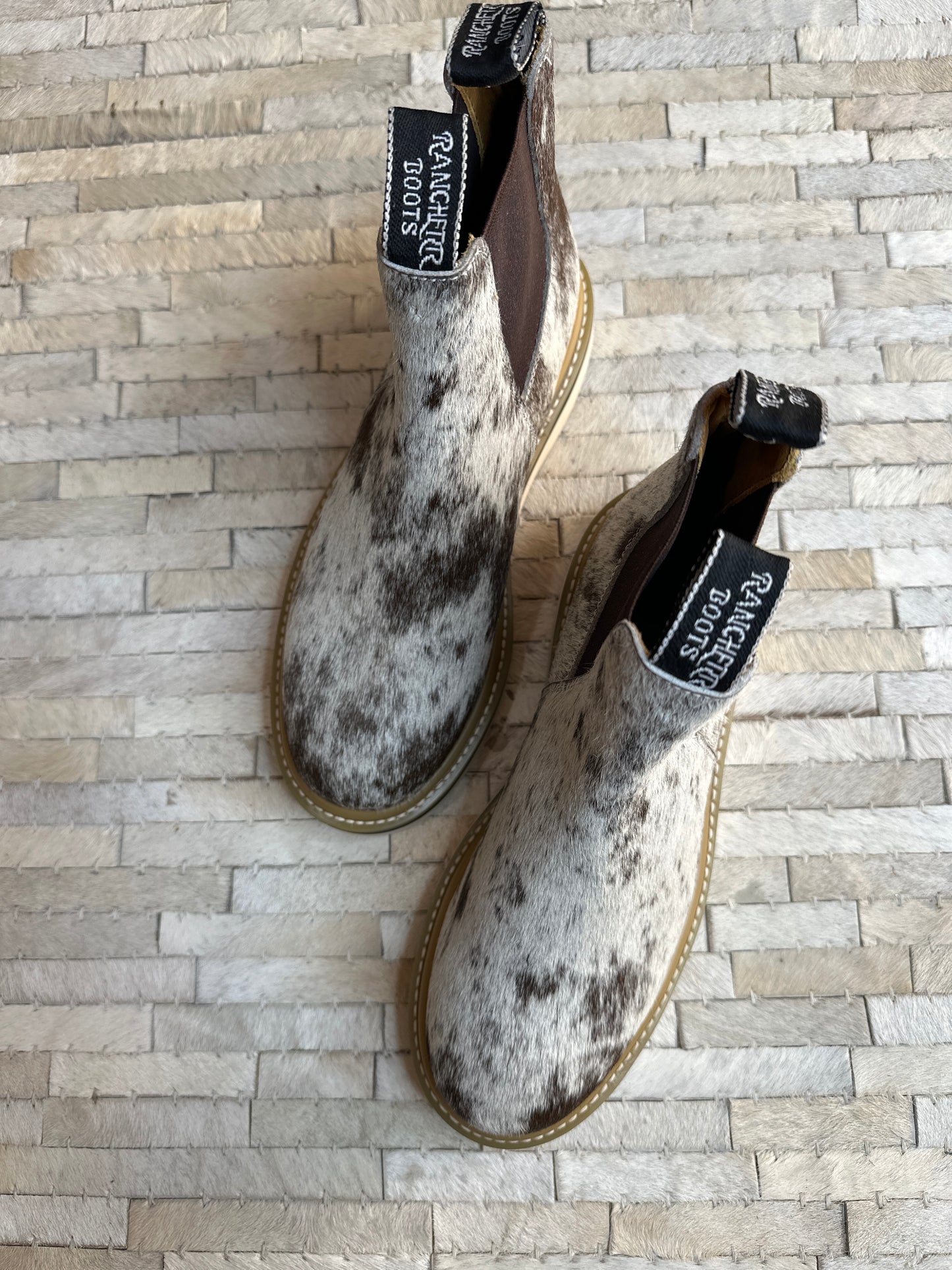 Size 10 E (27cm) || WOMENS COWHIDE LECHERA