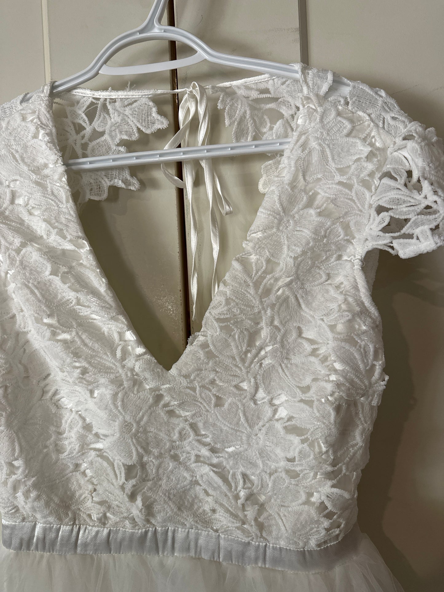 Size M White Dress (wedding?)