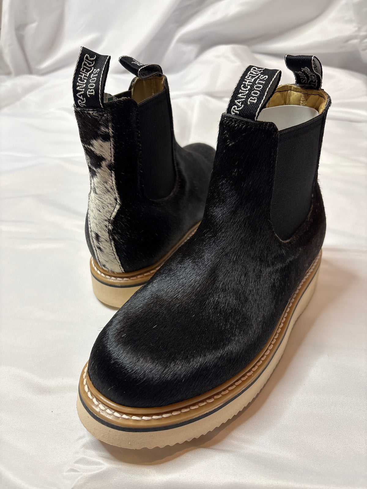 SIZE 7.5 C (24.5cm) :: COWHIDE WOMENS LECHERA