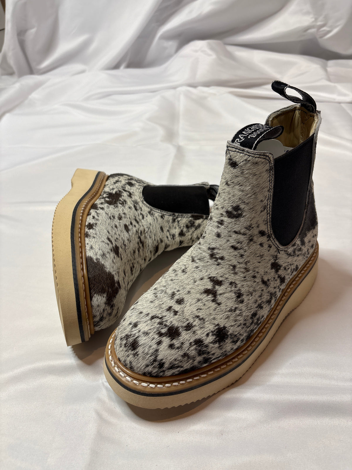 SIZE 6.5 B (23.5cm) :: COWHIDE WOMENS LECHERA