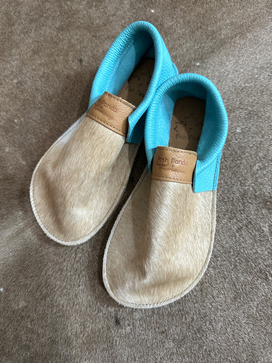 WOMENS SIZE 7 || Cowhide Moc