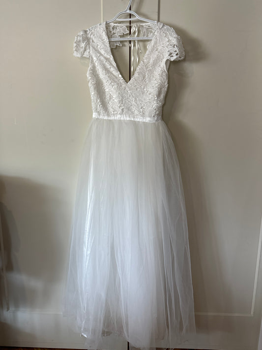 Size M White Dress (wedding?)