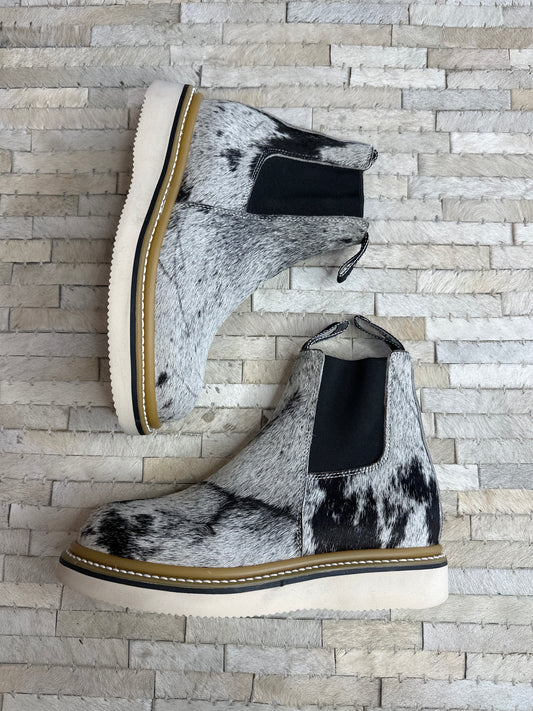 *ELITE* Brand Size 8 C (25cm) || WOMENS COWHIDE LECHERA
