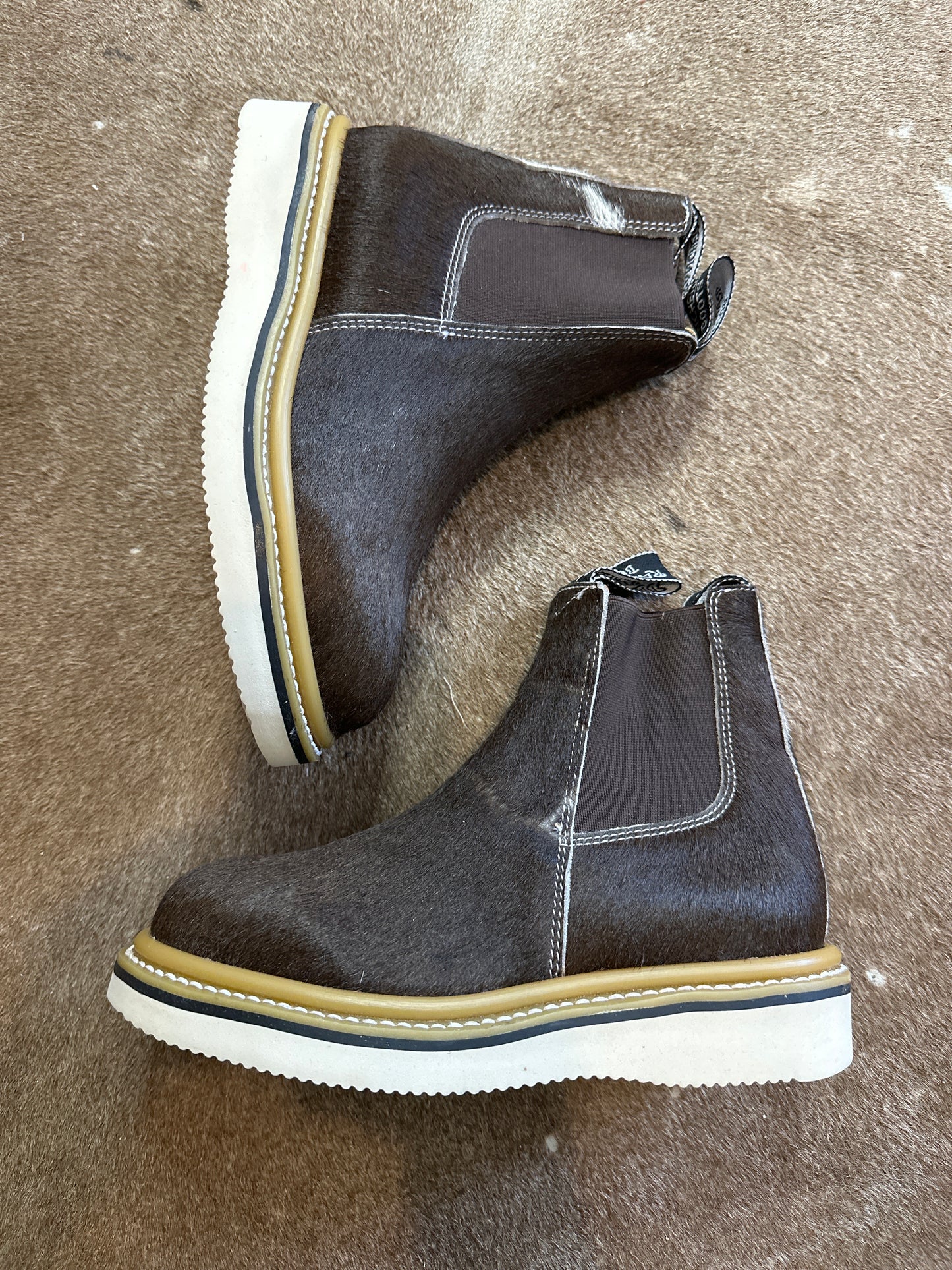 Size 5.5 E (22.5cm) || WOMENS COWHIDE LECHERA.