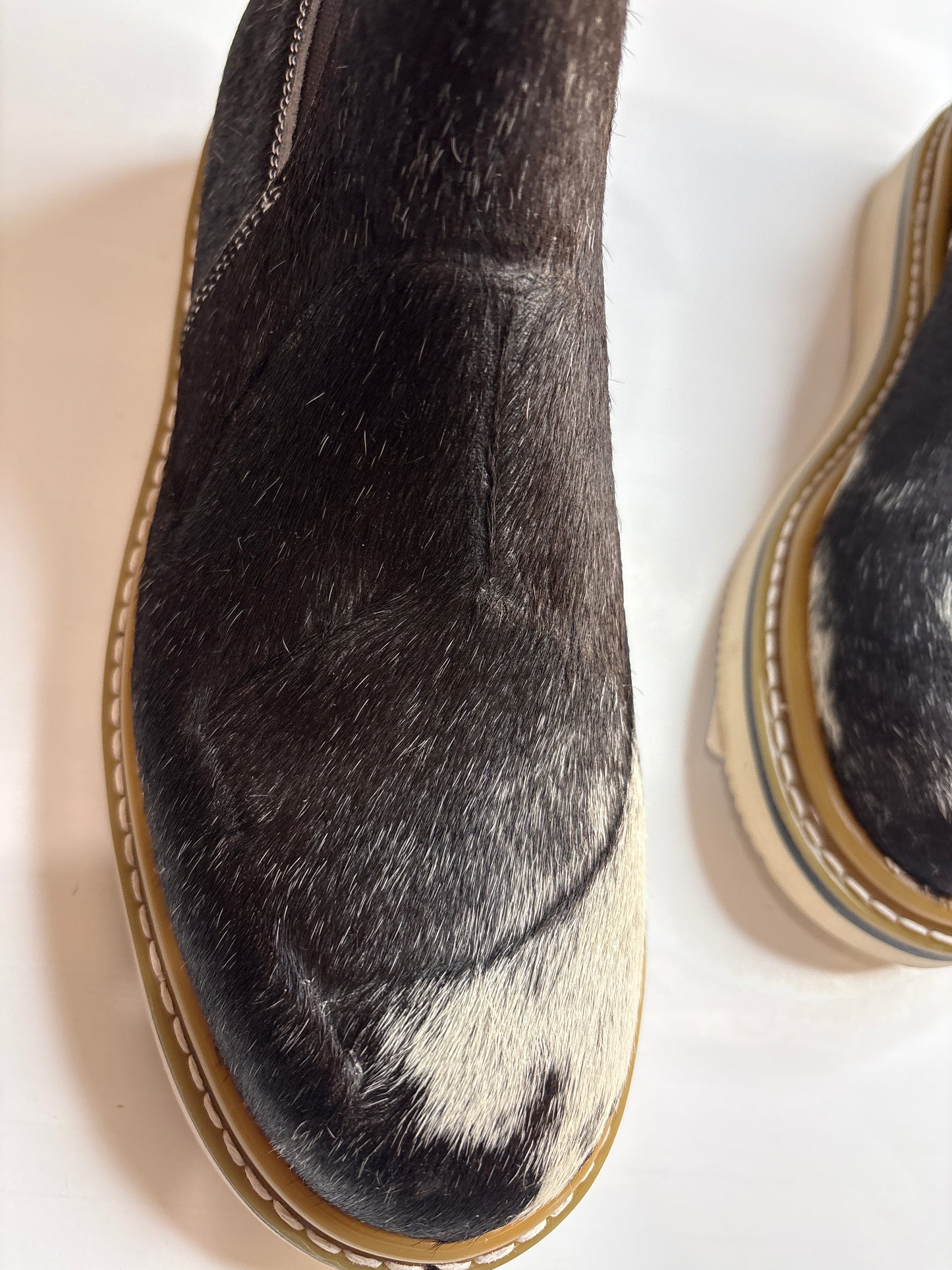 *ELITE* “PEACE SIGN” Size 9 E (26cm) || WOMENS COWHIDE LECHERA