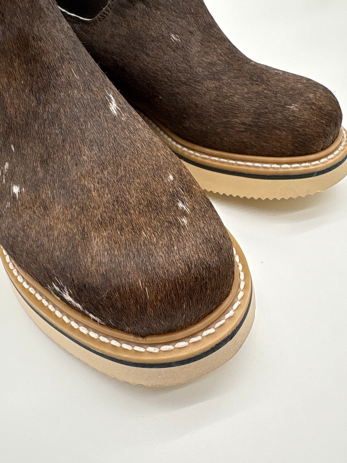 SIZE 8.5 C (26.5cm) :: COWHIDE WOMENS LECHERA