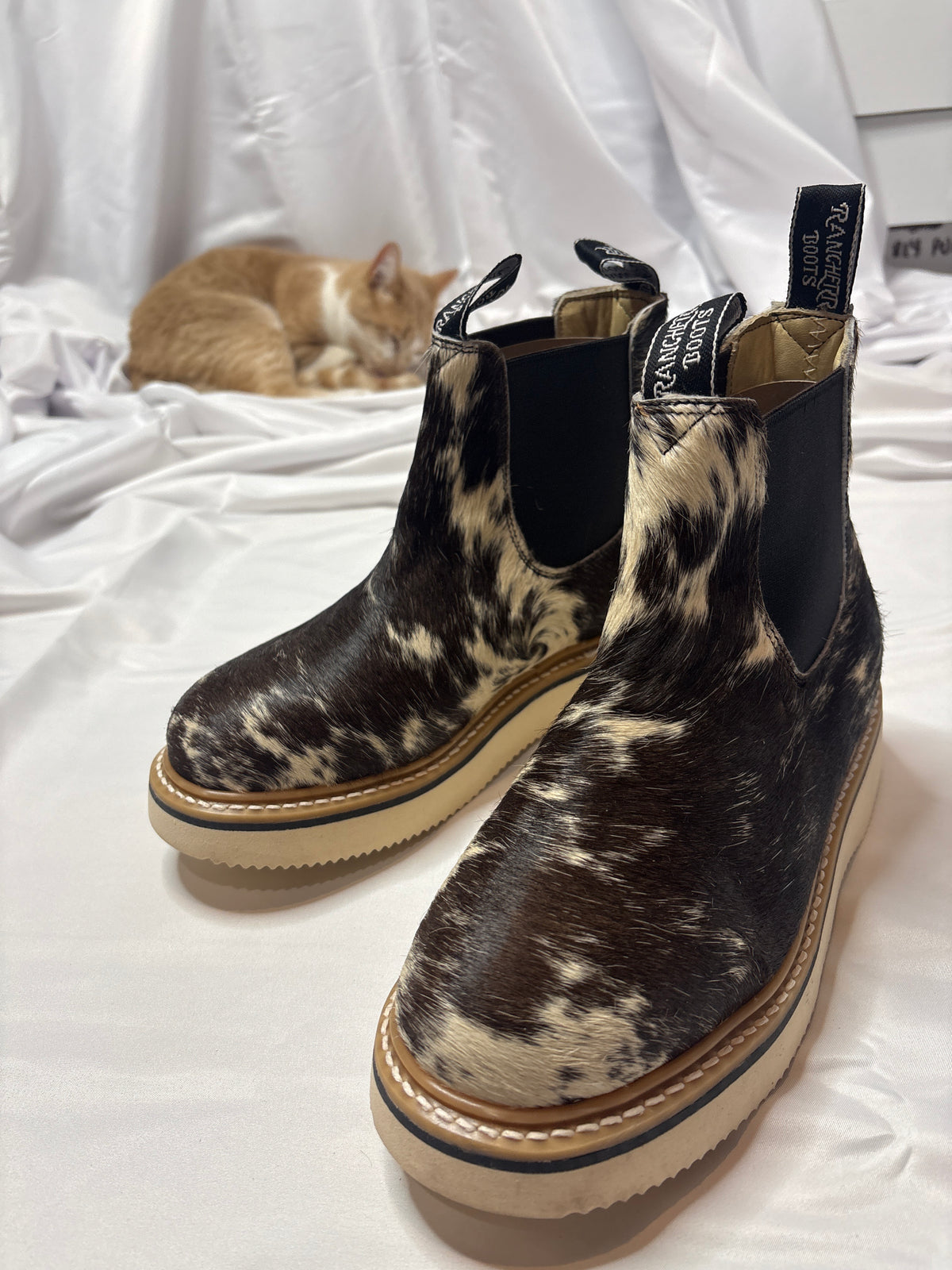 SIZE 8.5 B (25.5cm) :: COWHIDE WOMENS LECHERA