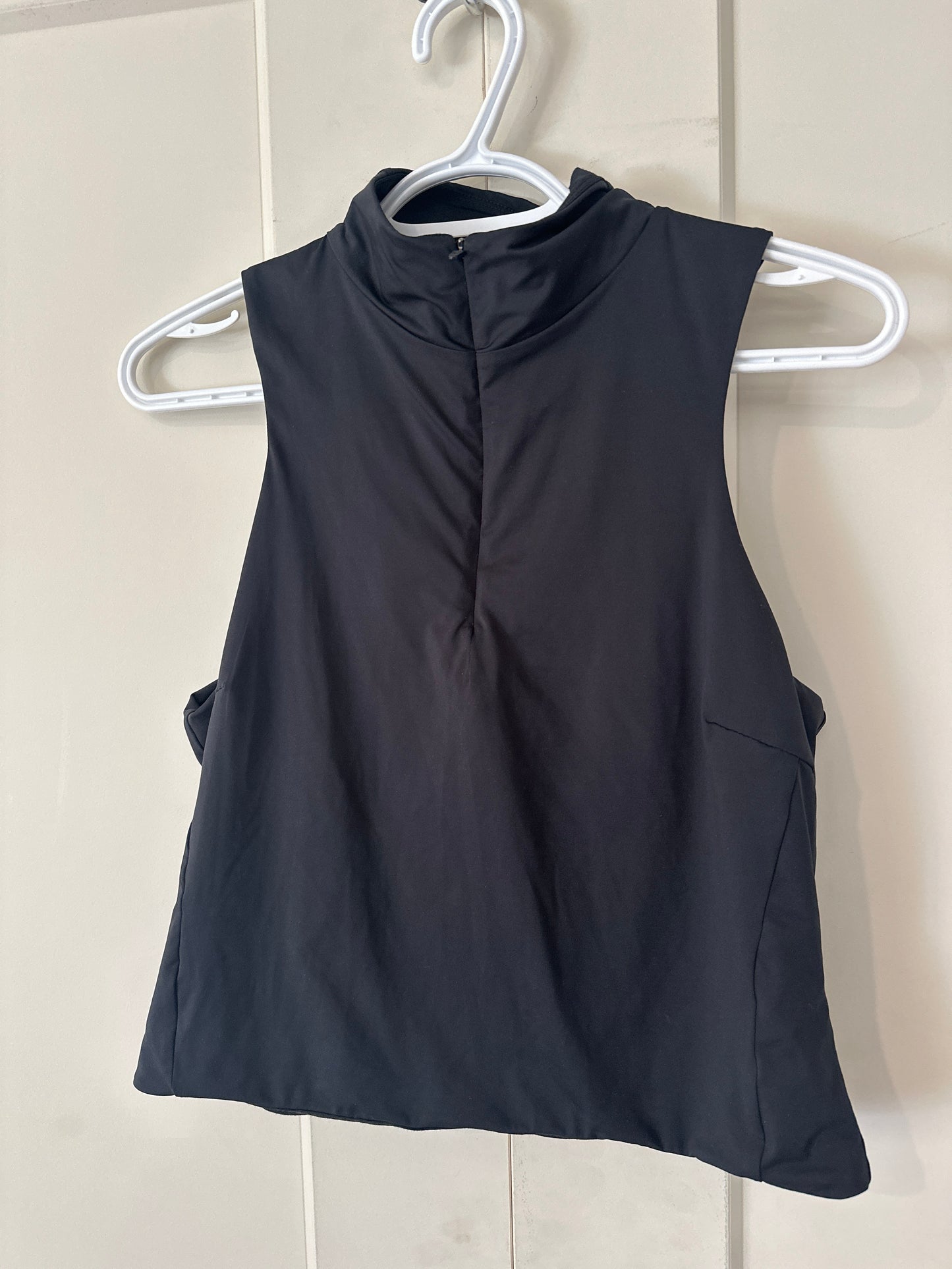 Size L (fits M) Lululemon Black Zip Tank