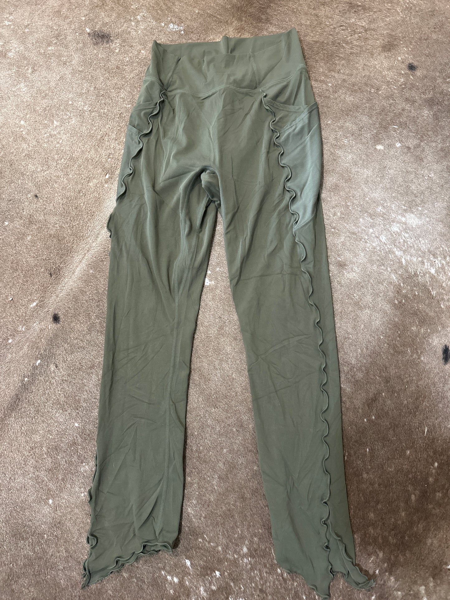 Size M Green Ruffle Legging