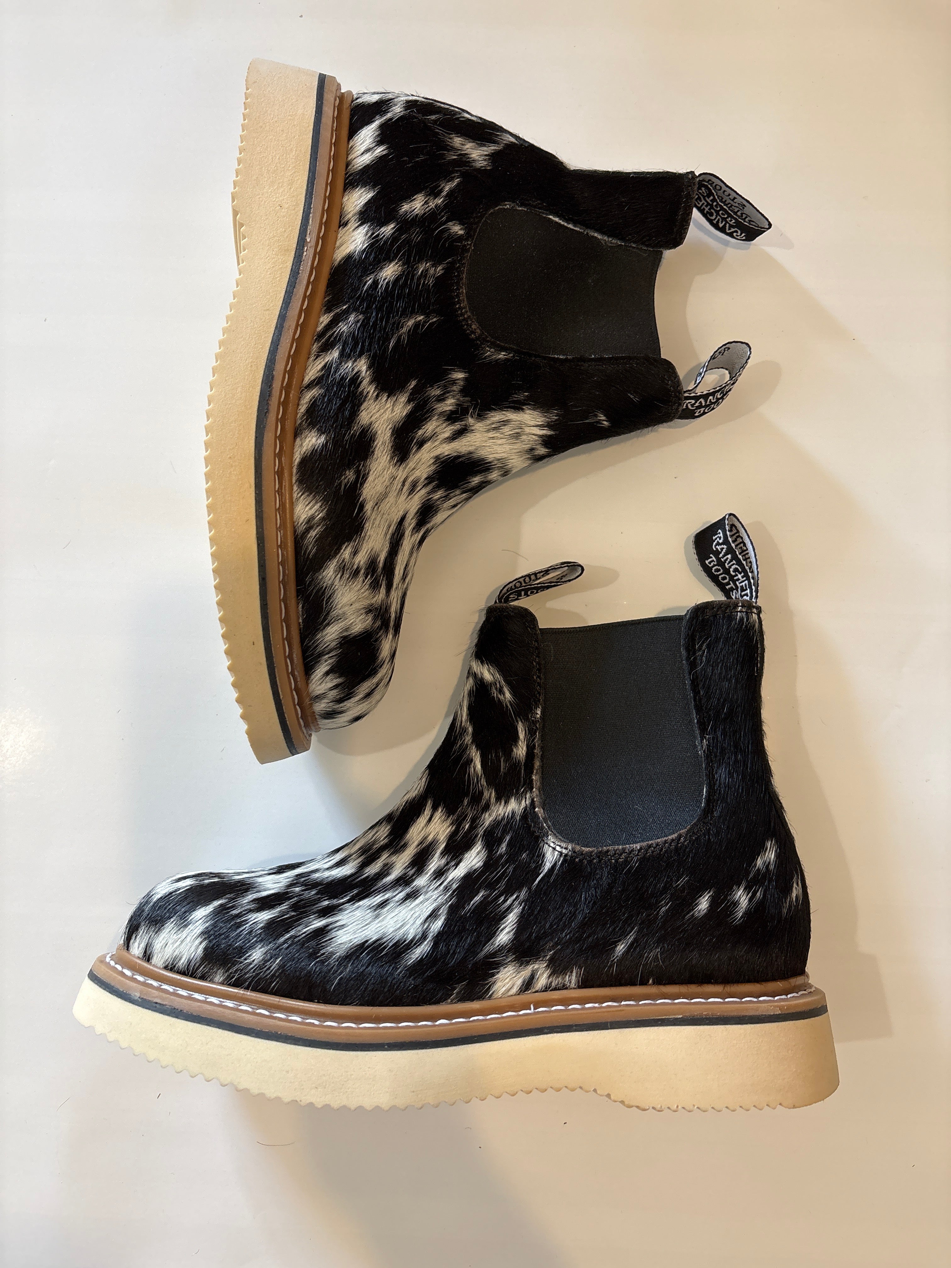 SIZE 7 B (24cm) :: OG WOMENS COWHIDE LECHERA