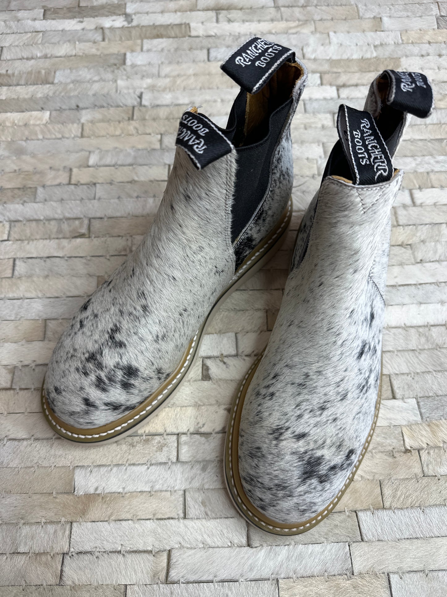 Size 9 M (26cm) || WOMENS COWHIDE LECHERA
