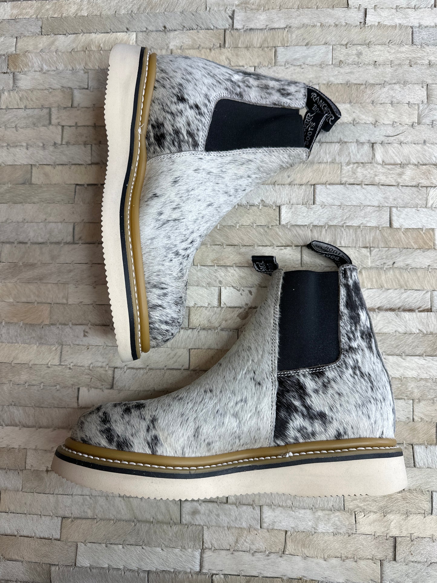Size 9 M (26cm) || WOMENS COWHIDE LECHERA