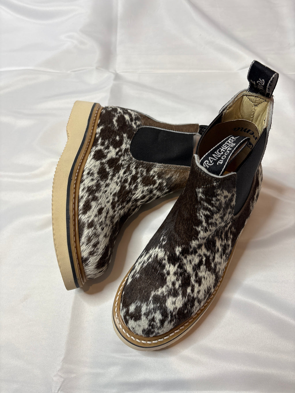 SIZE 7 C (24cm) :: COWHIDE WOMENS LECHERA