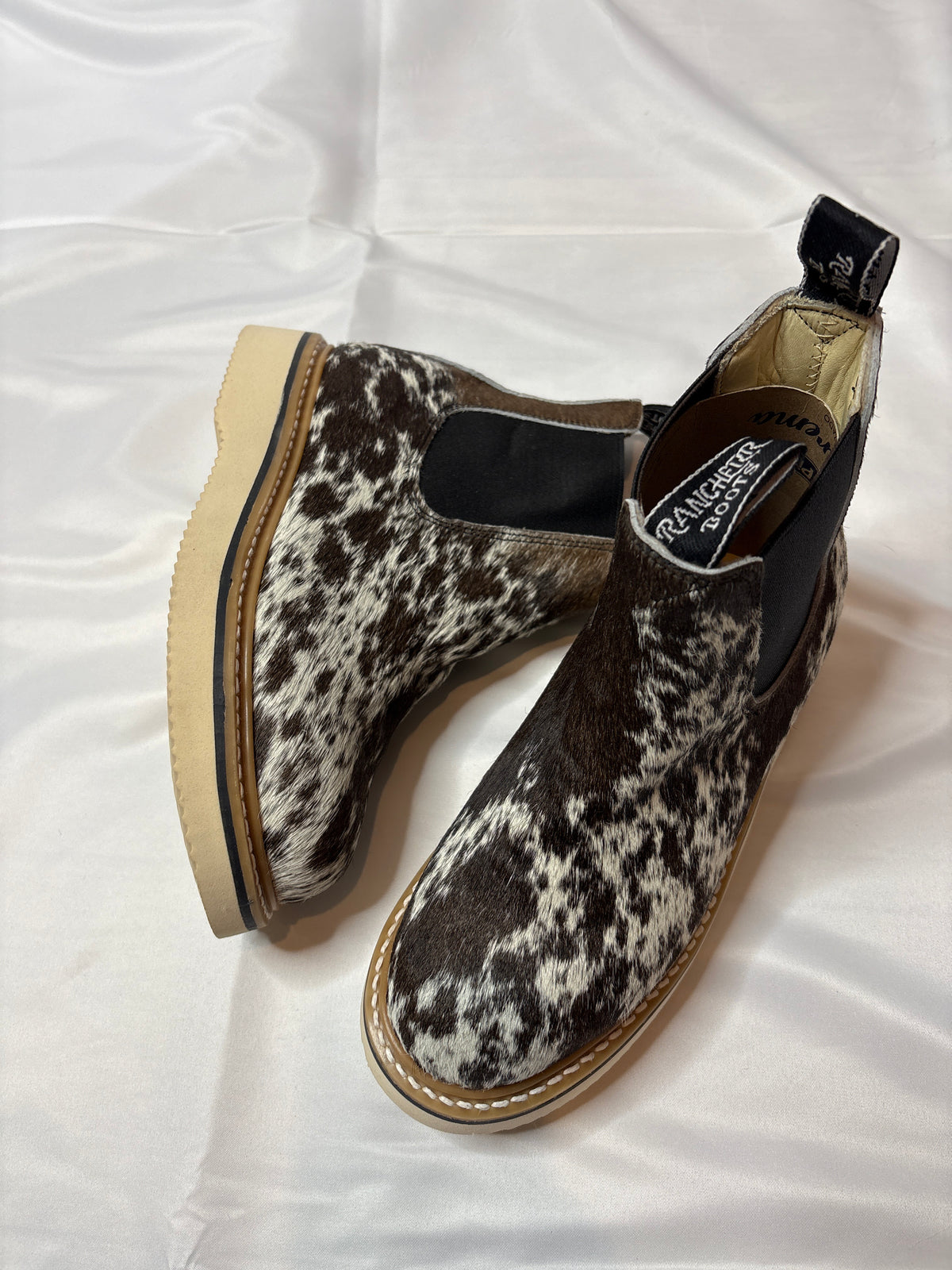 SIZE 7 C (24cm) :: COWHIDE WOMENS LECHERA