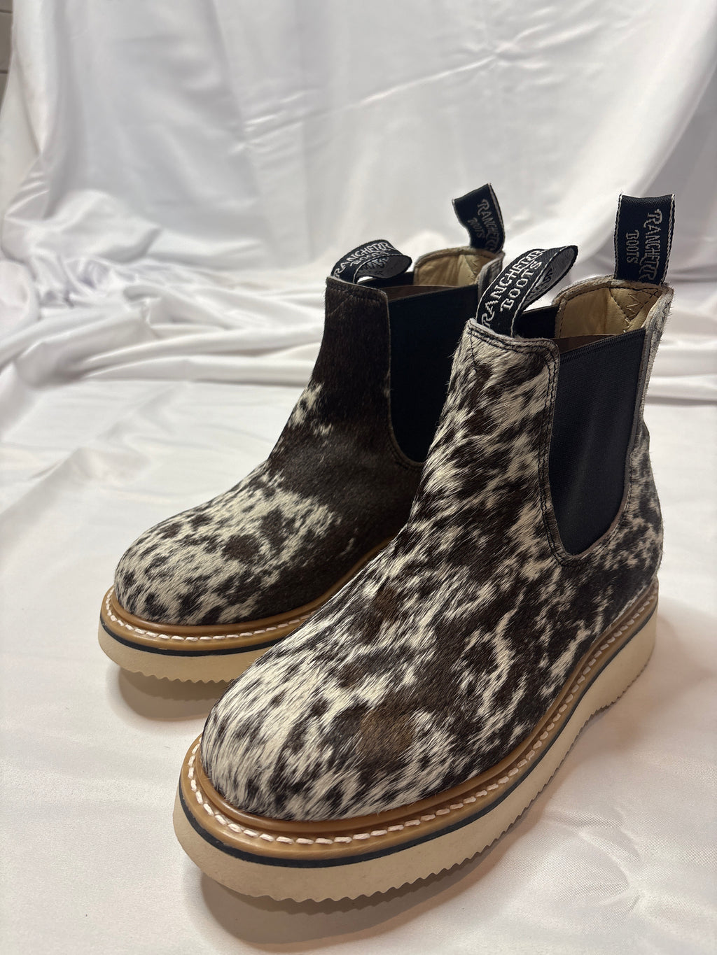 SIZE 7 B (24cm) :: COWHIDE WOMENS LECHERA