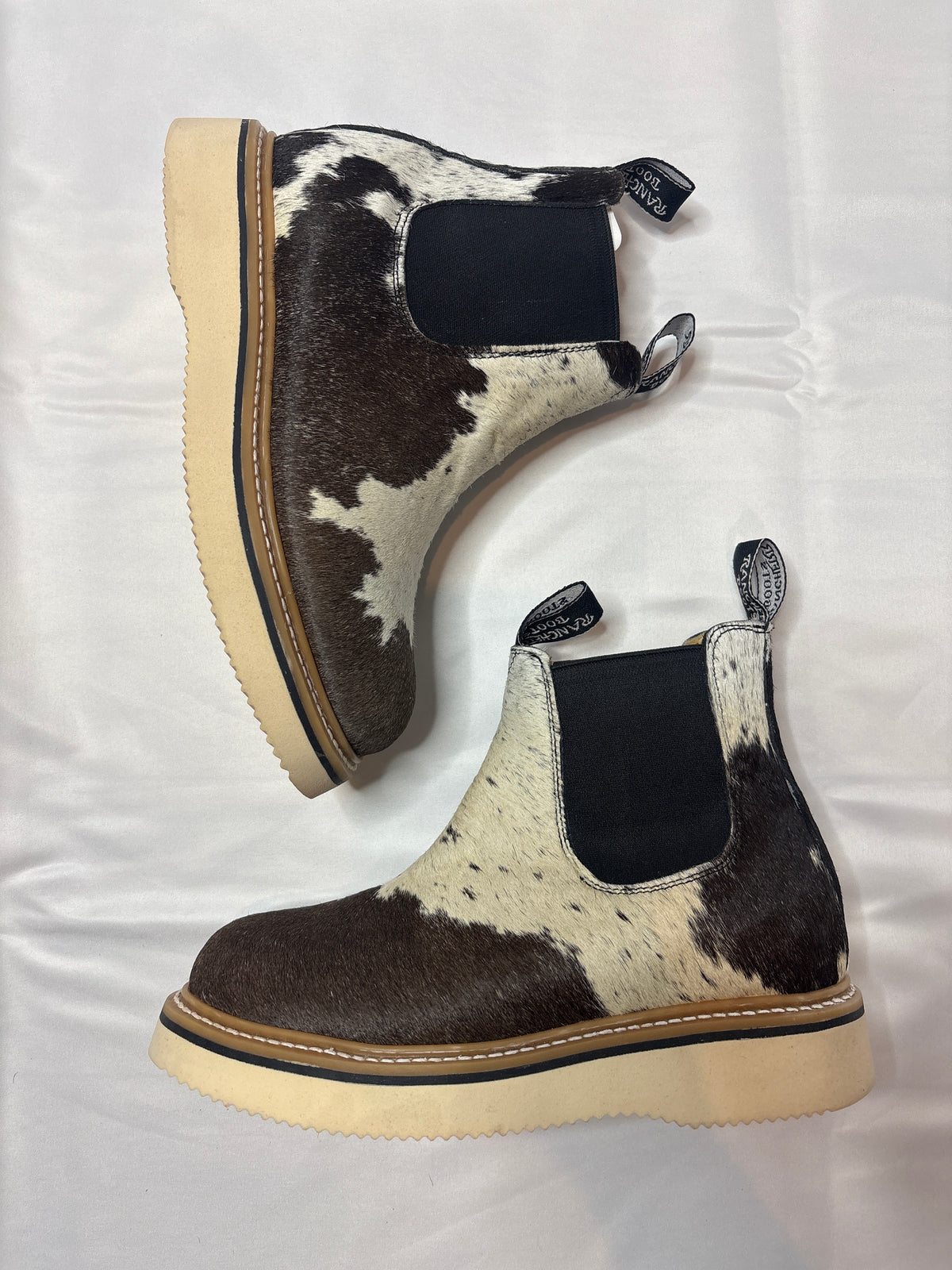 SIZE 8 C (25cm) :: COWHIDE WOMENS LECHERA